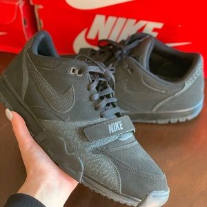 nike air trainer 1 low st black elephant